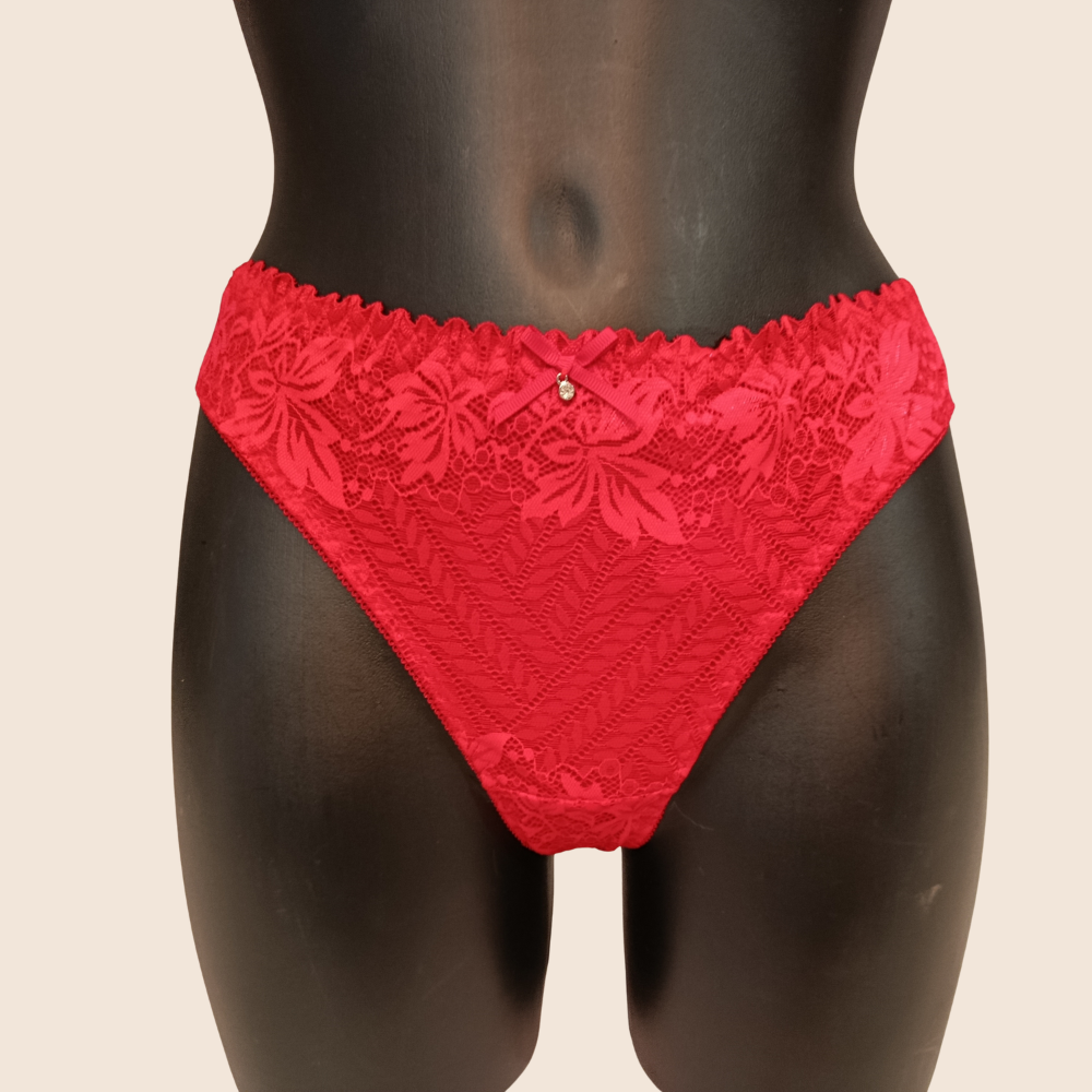 Ensemble rouge avec armatures et strass