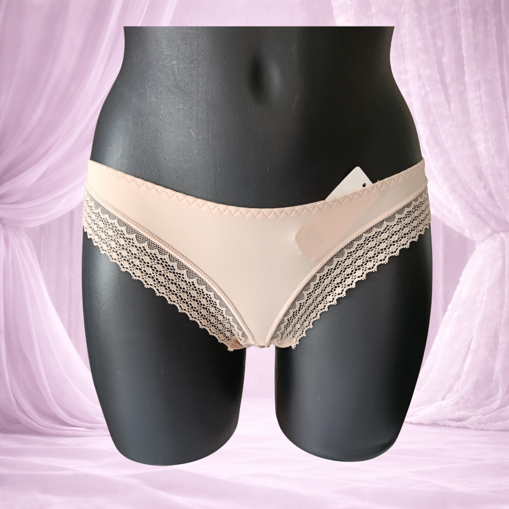 Ensemble deux pièces rose poudré – dentelle et satin