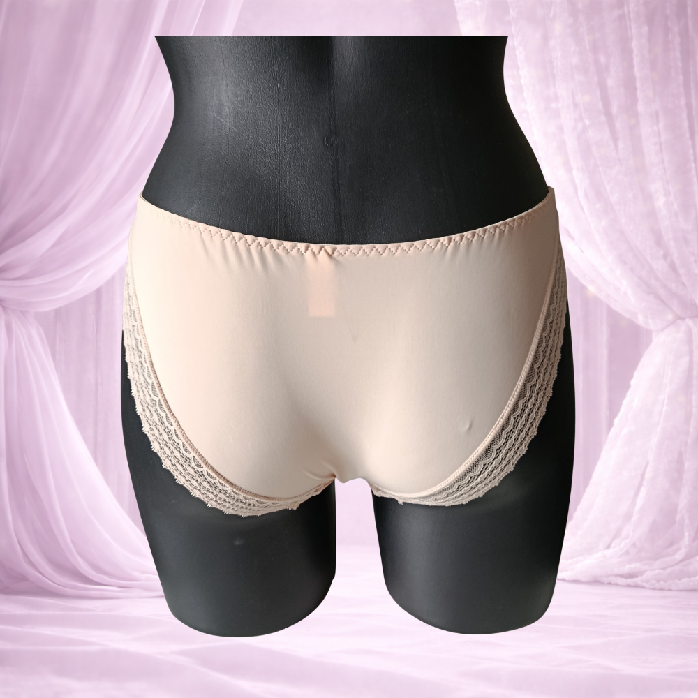 Ensemble deux pièces rose poudré – dentelle et satin