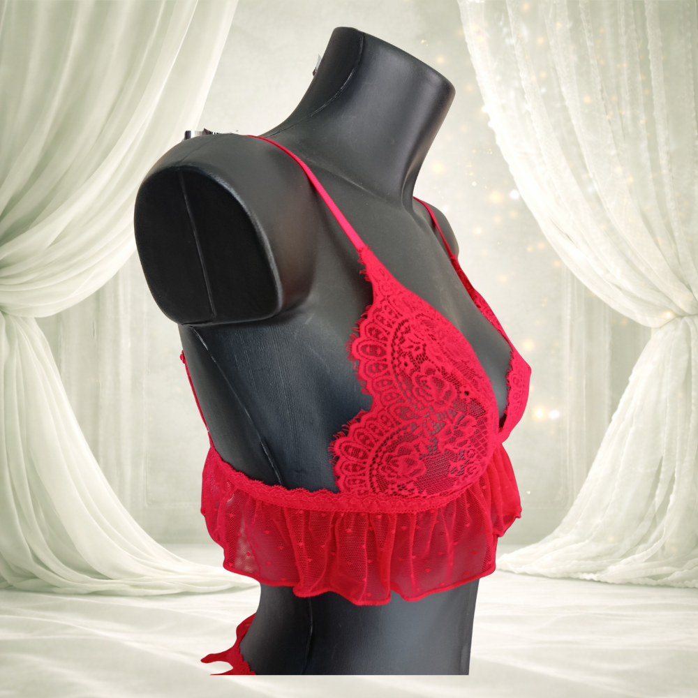 Ensemble sans armatures rouge dentelle et voile