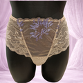 Bas grande taille Sawren en dentelle brodée