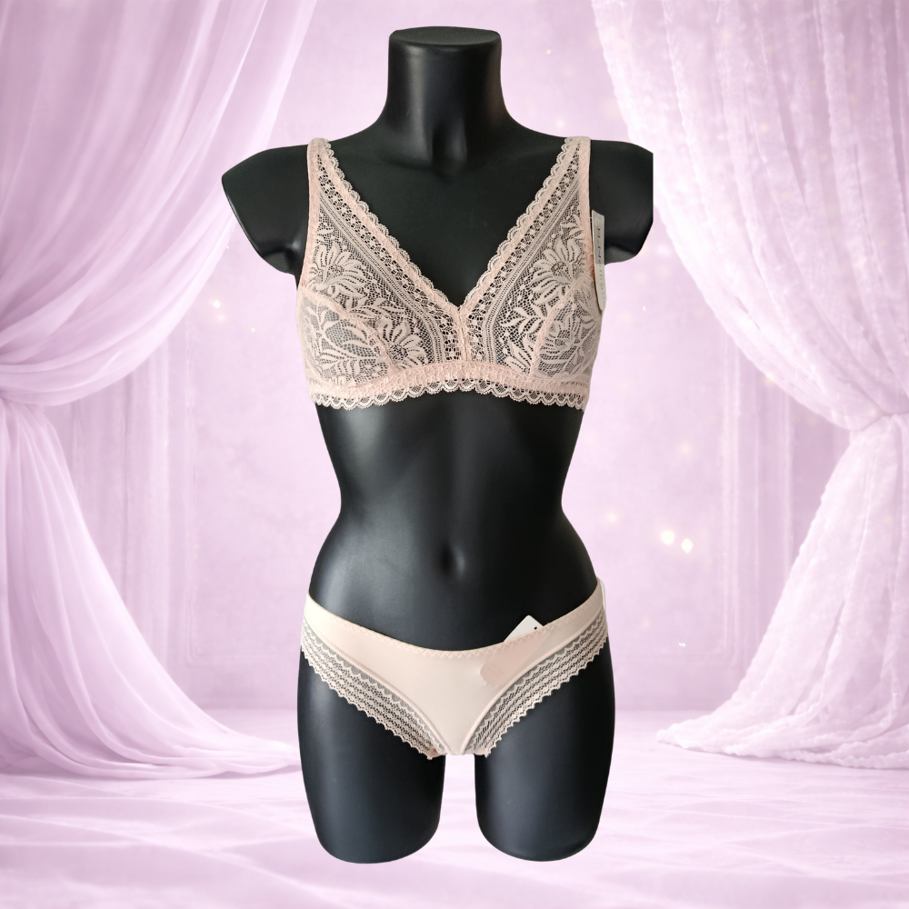 Ensemble deux pièces rose poudré – dentelle et satin