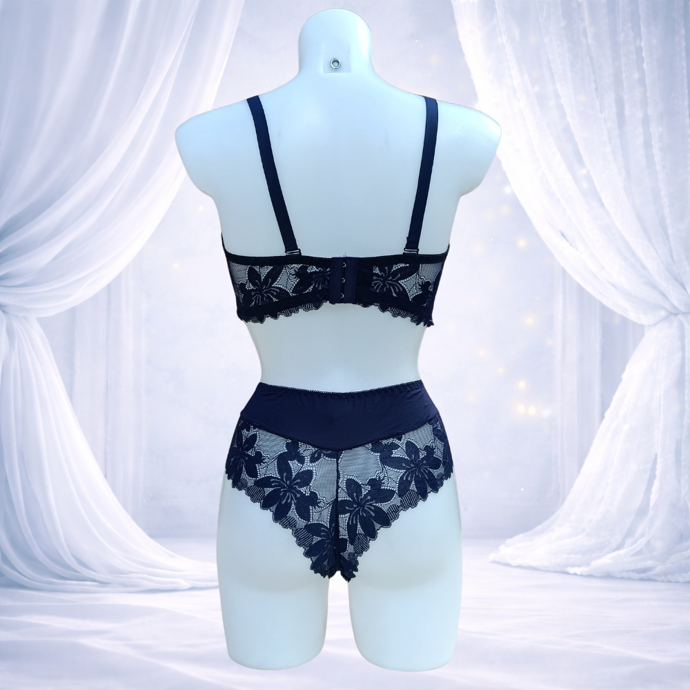 Ensemble lingerie bleu marine bonnet E