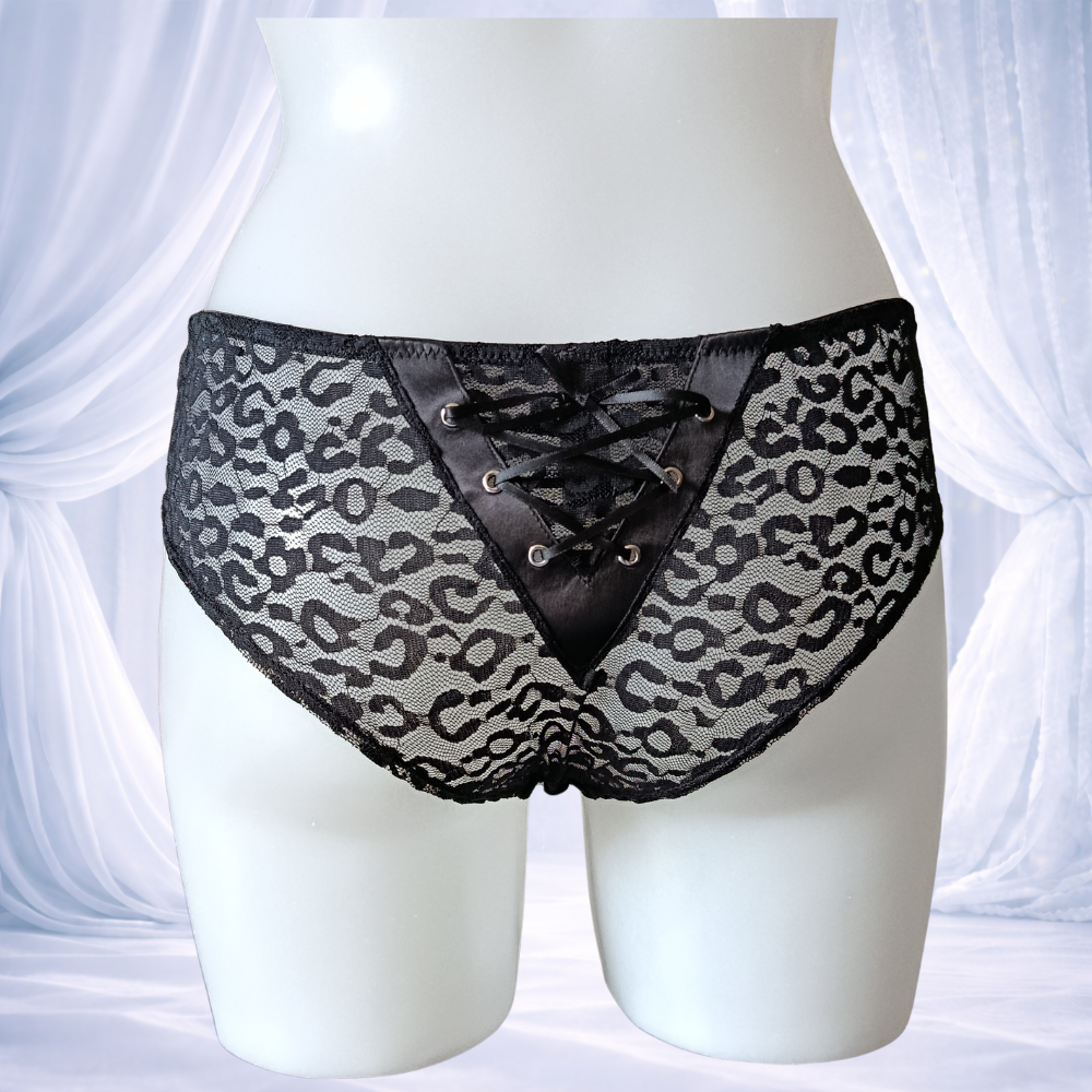 Culotte Aimée – tout en dentelle & détail lacets