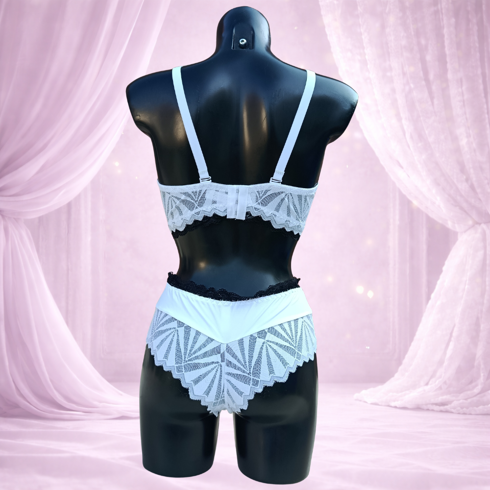 Ensemble lingerie dentelle graphique