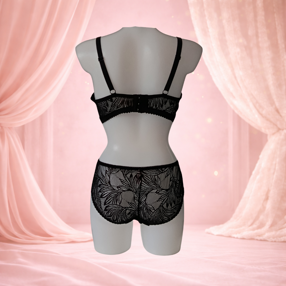 Ensemble noir en dentelle avec armatures – Spécial bonnet D