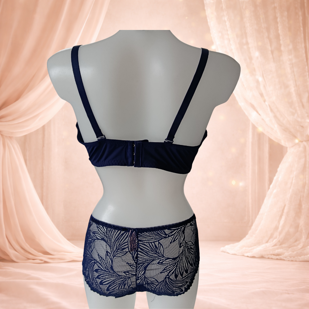 Ensemble bleu marine en dentelle avec armatures – Spécial bonnet E