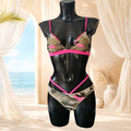Bikini camouflage kaki et rose fluo